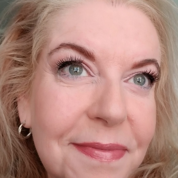 Hi, I'm your Posh Ambassador, Chez. Welcome - Picture 6 of 6